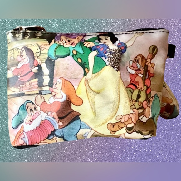 Disney Snow White & Dwarfs Cosmetic Case and Detachable Matching Lipstick Case - Picture 11 of 11
